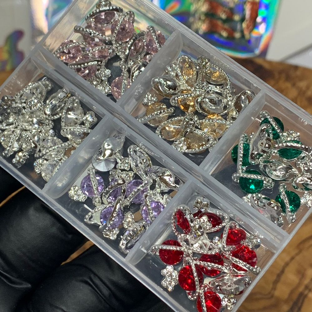 Planet Charms for Nails — Trendy Seasonal Nail Looks